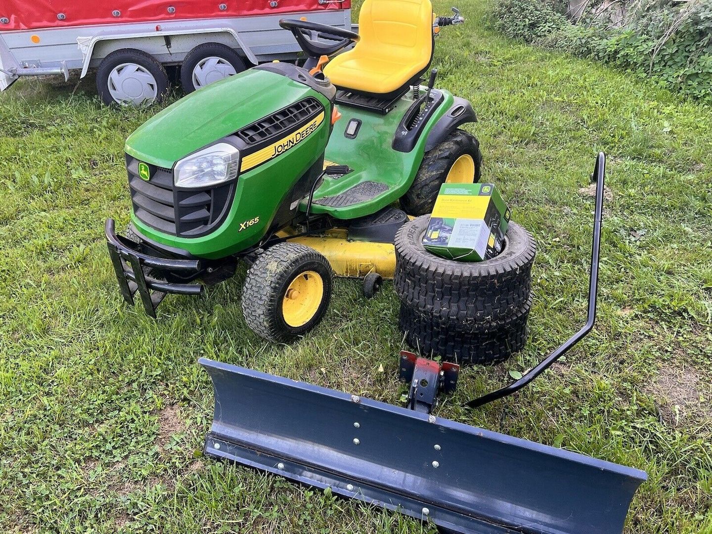 John Deere Rasentraktor X165