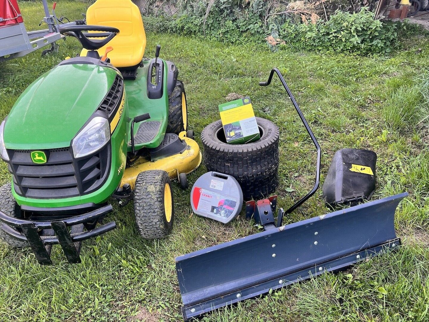 John Deere Rasentraktor X165