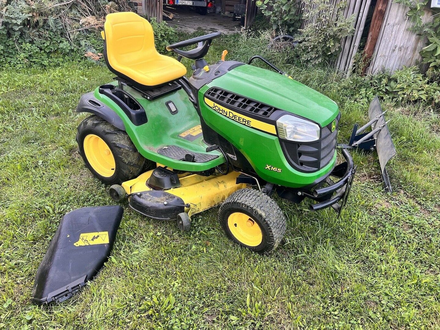 John Deere Rasentraktor X165