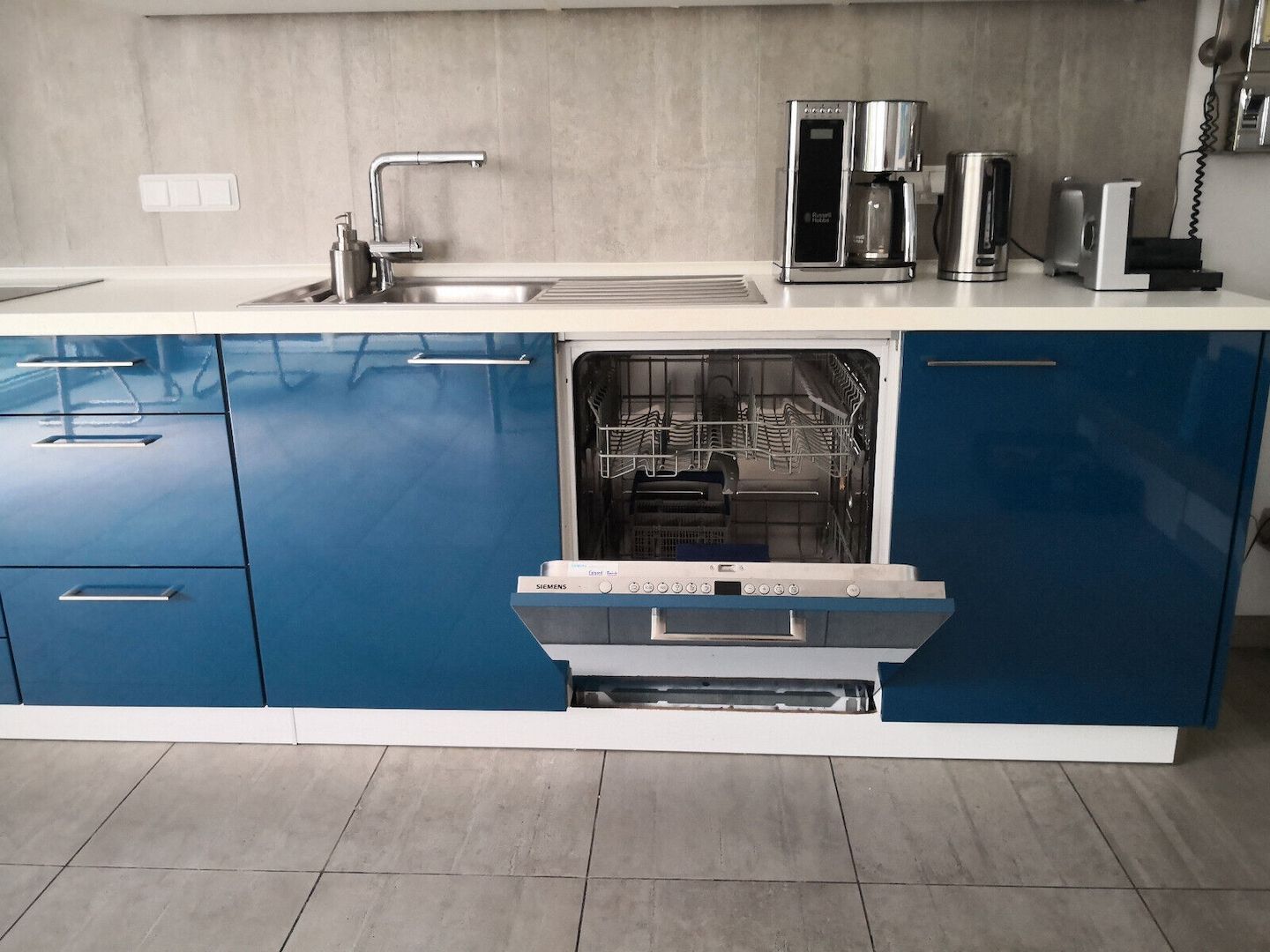 Nolte Küche in Petrol. 2,20x4,50 sehr guter Zustand mit Siemens-Elektrogeräten