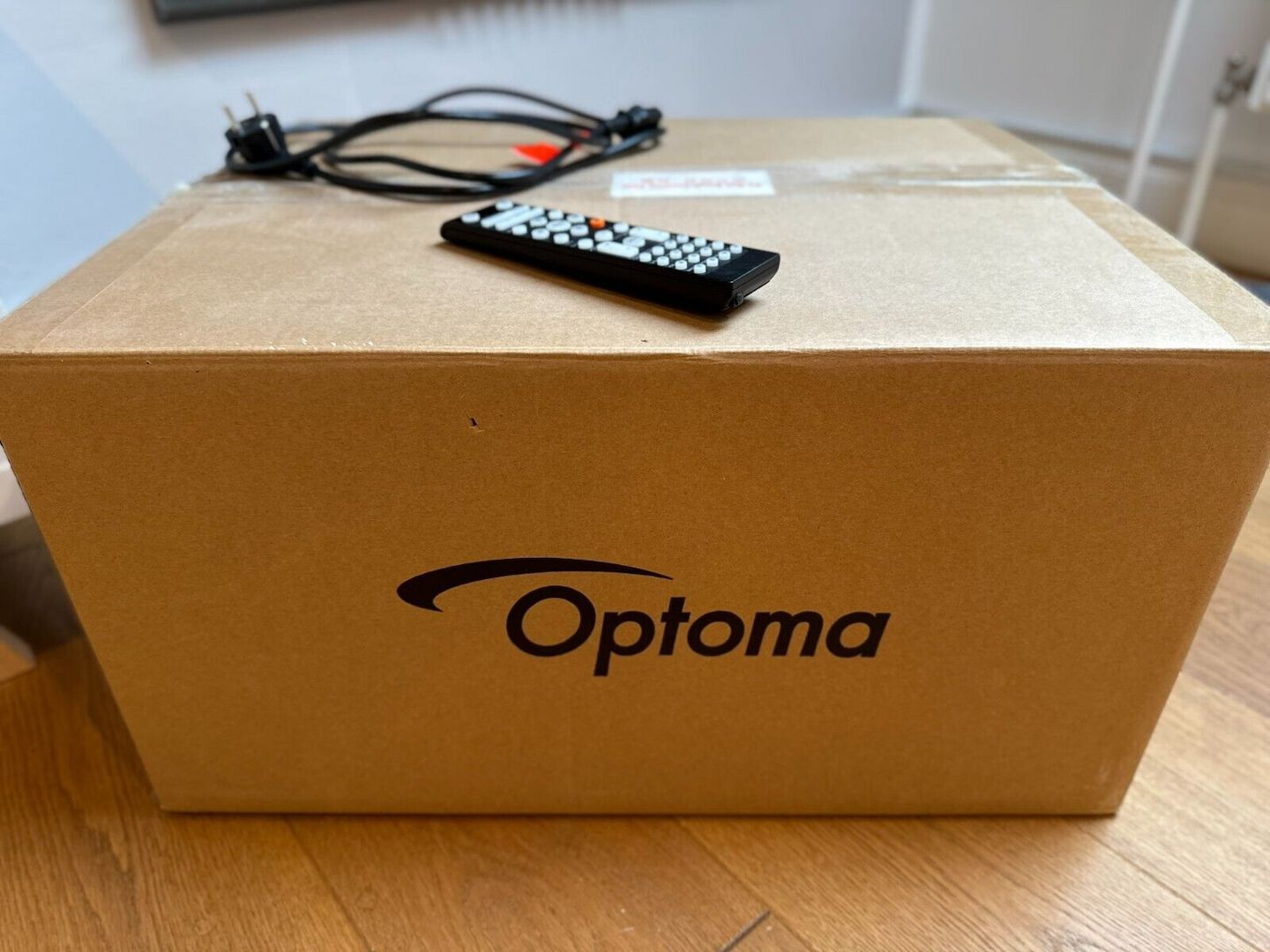 Optoma UHZ4000 Light Power Edition - 4K 3D Laser Beamer  5500 Lumen  in OVP