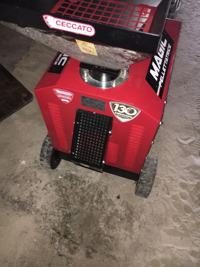 Pelletpresse Presse 6mm Magic Neuwertig erst 20 h gelaufen 220V Markenqualität