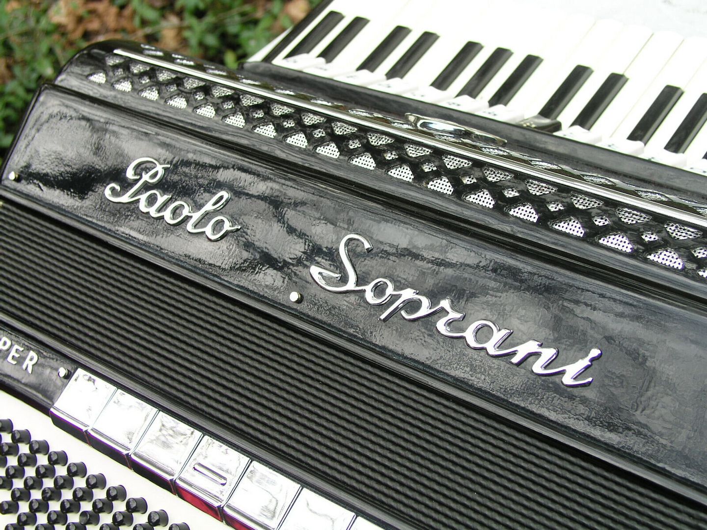 Sehr schönes schwarzes Akkordeon Paolo Soprani Super Paolo mit 140 Bässen (76)