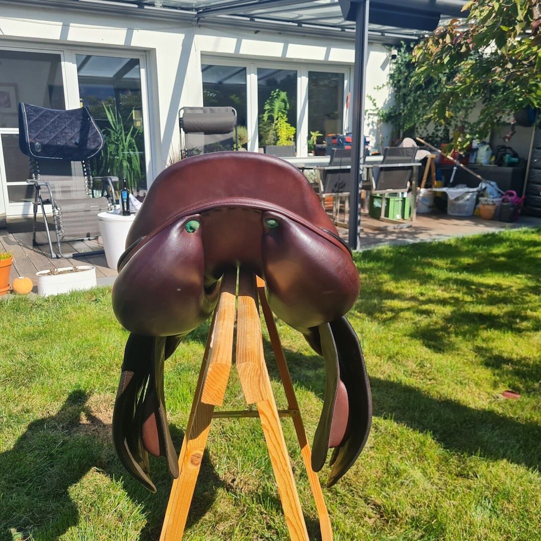 Amerigo Basso Springsattel 17,5'', dunkelbraun, BJ 11.2020