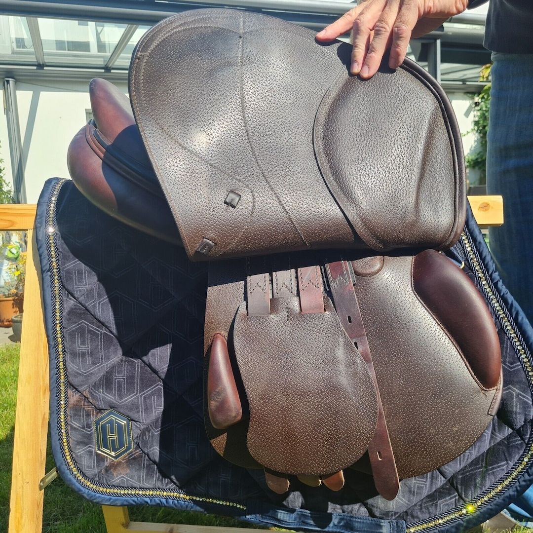 Amerigo Basso Springsattel 17,5'', dunkelbraun, BJ 11.2020