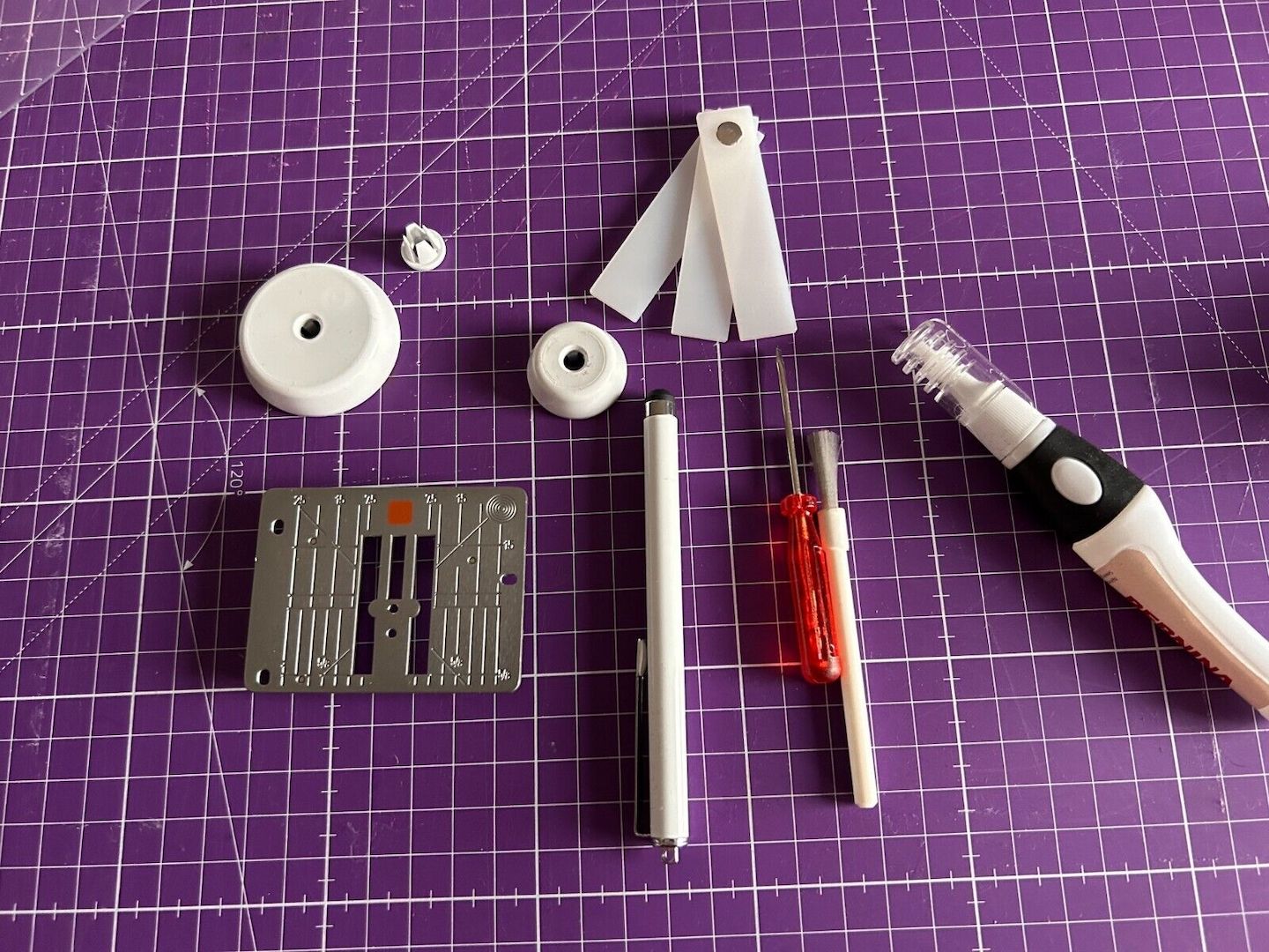 BERNINA 590 Näh- und Stickmaschine inkl. BSR