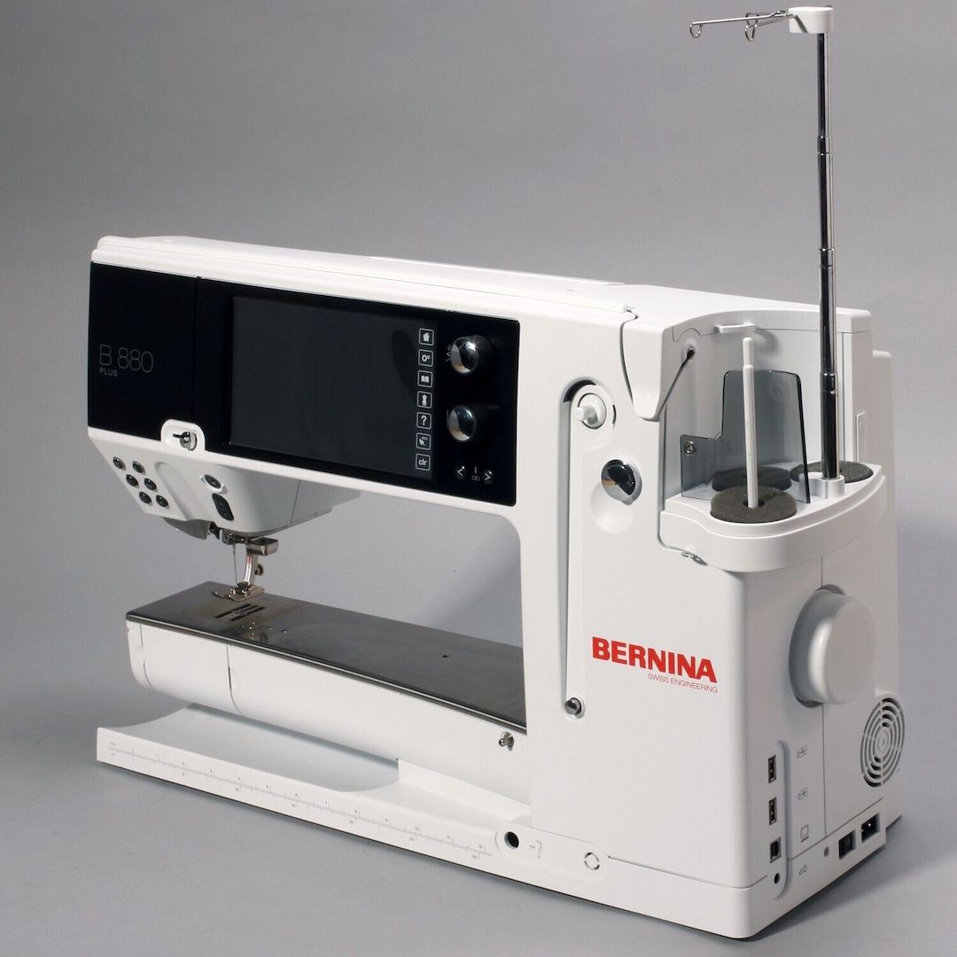 Bernina B 880 PLUS mit Standard-Stickmodul (ohne SDT) gebraucht