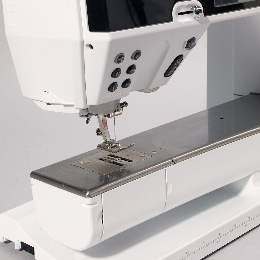 Bernina B 880 PLUS mit Standard-Stickmodul (ohne SDT) gebraucht