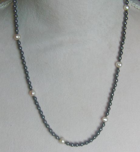 Edelsteinkette mit den Hämatit und Zuchtperlen