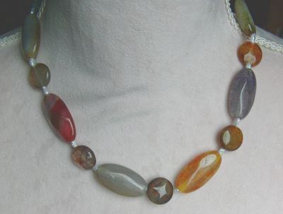 Edelsteinkette mit einen Regenbogenachat