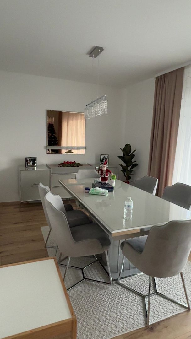 Esstisch mit 6 Stühlen