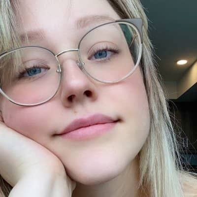 Unabhängige, diskrete und kultivierte Escort-Dame