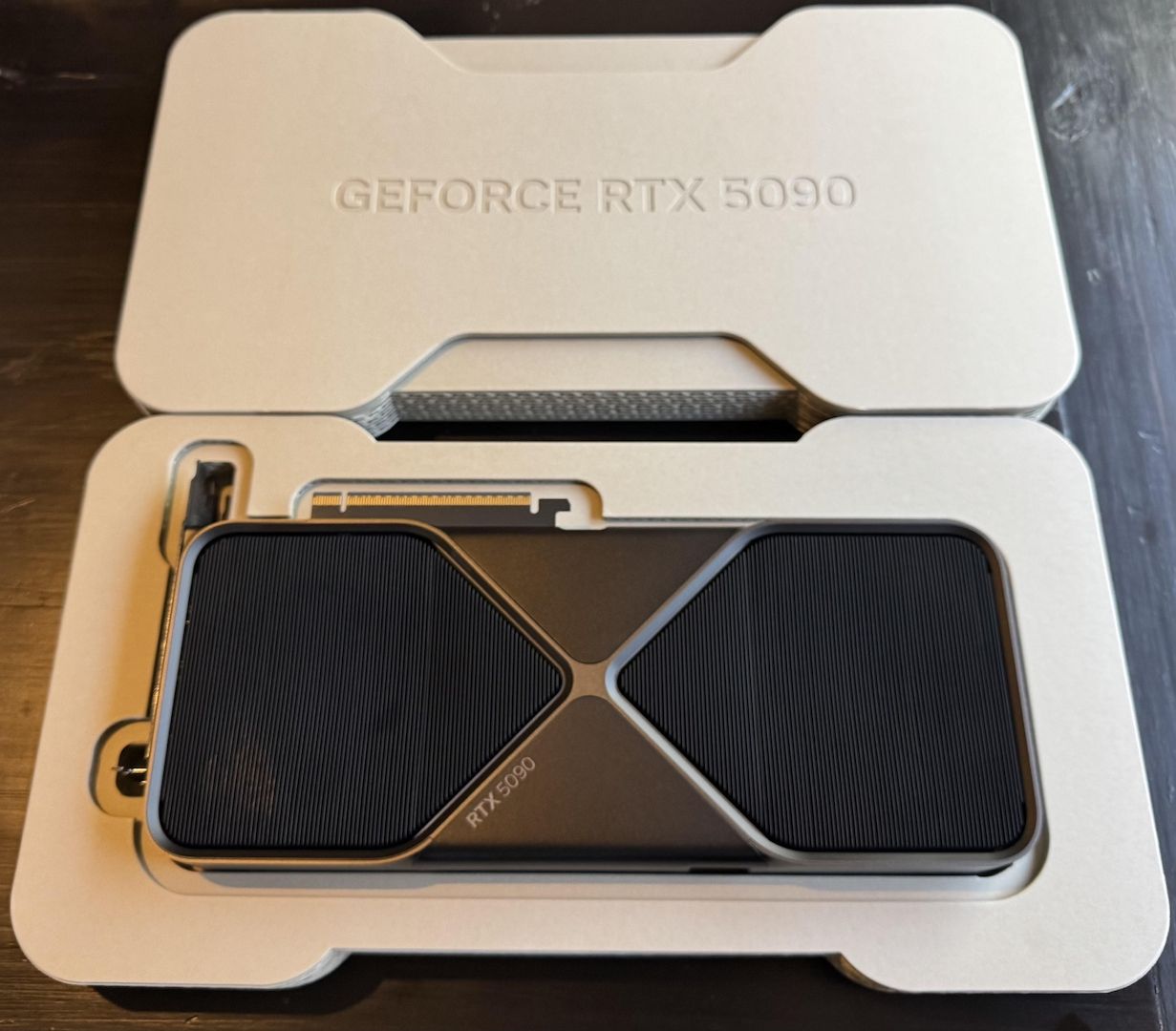 Grafikkarte GeForce RTX 5090, RTX 5080, RTX 5070 Ti, RTX 5070, RTX 4090, RTX 4080 Super, RTX 4080