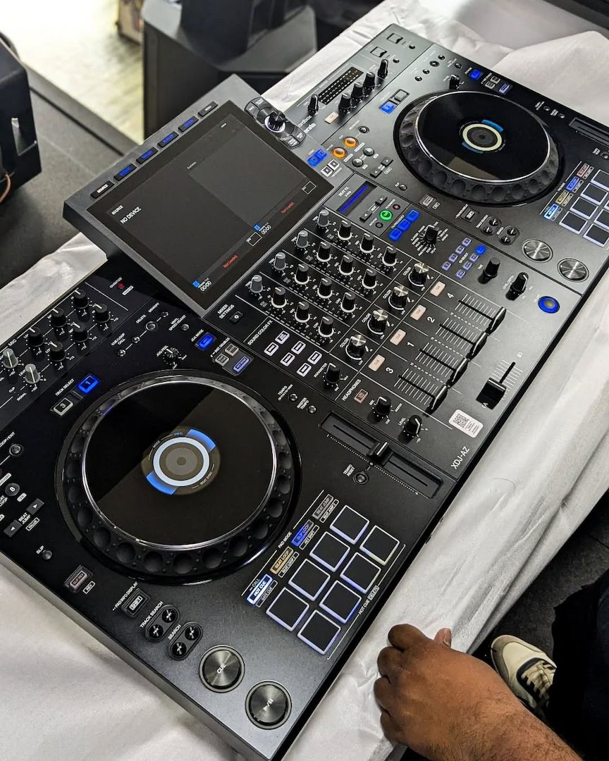 Pioneer OPUS-QUAD, Pioneer XDJ-RX3, Pioneer XDJ-XZ, Pioneer DDJ-FLX10, AlphaTheta XDJ-AZ, OMNIS-DUO