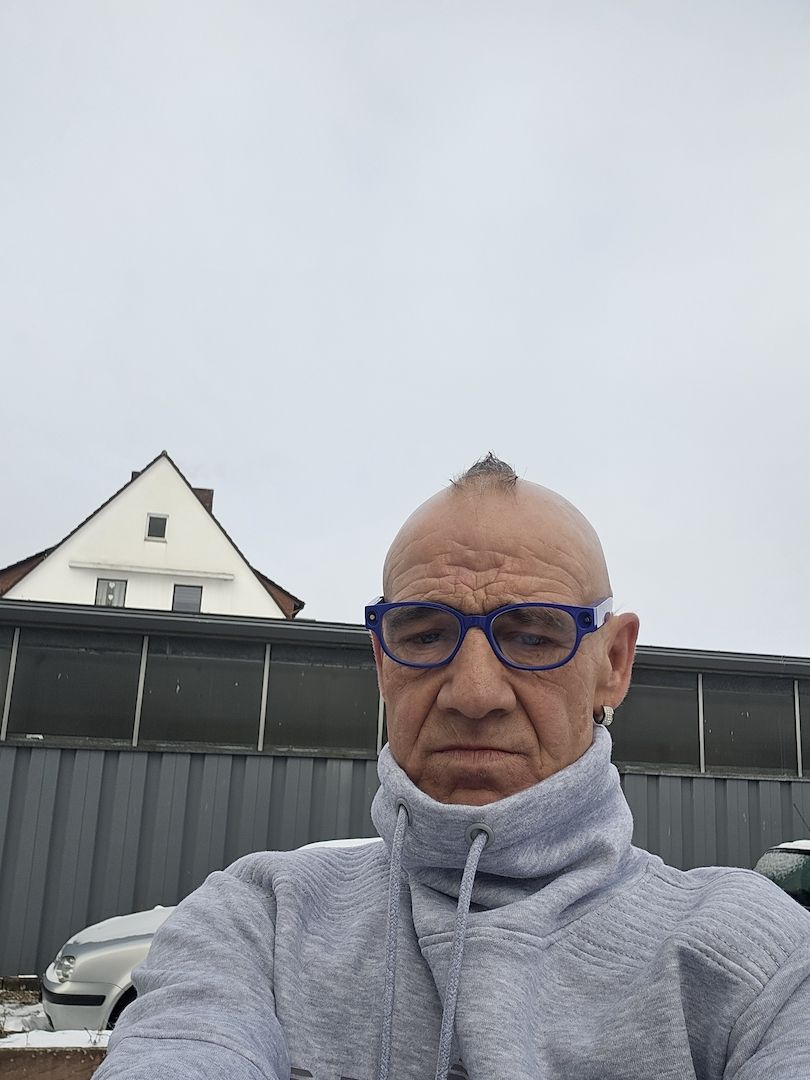 Suche Sex mit einer Frau🤪