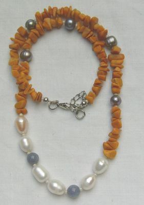 Edelsteinkette mit Perlen, den Jade und den Blauquarz