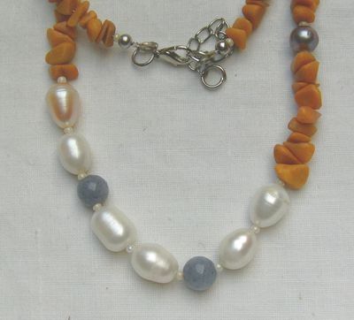 Edelsteinkette mit Perlen, den Jade und den Blauquarz