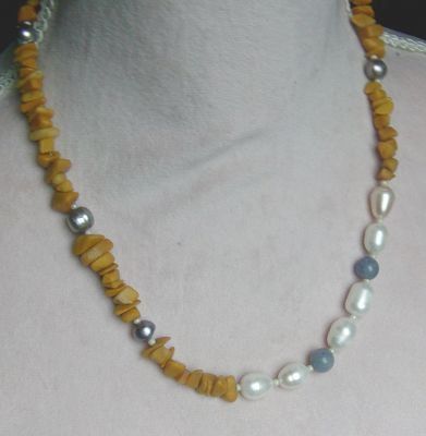 Edelsteinkette mit Perlen, den Jade und den Blauquarz