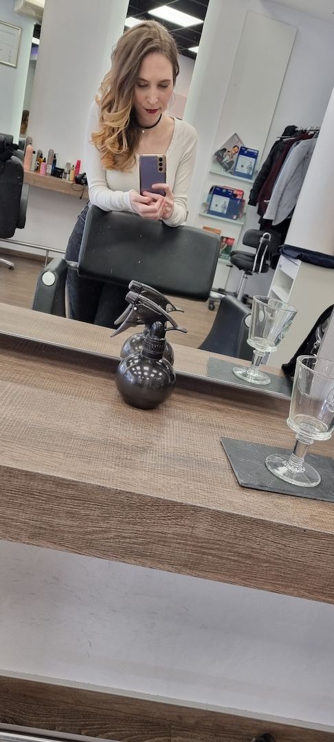 Selbstbewusste Geldlady sucht solventen, langfristigen Finsub!