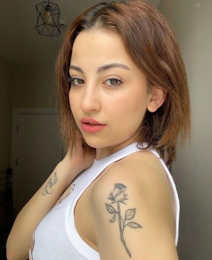 Reife Frau für erotischen Sex und Massage verfügbar