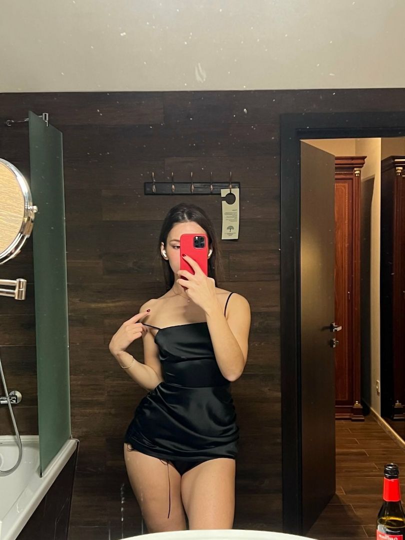 Ich stehe Ihnen für ein Treffen zur Verfügung.