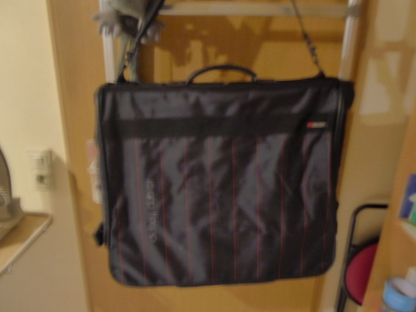 Delsey Kleider-Reisetasche