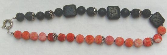 Edelsteincollier im auffallend, extravaganten Design