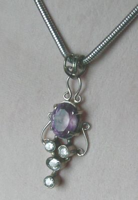 aparter Schmuckanhänger, 925 Silber mit gefassten Zirkonia