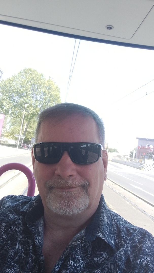 Suche Frauen aus Magdeburg für Anal Verkehr