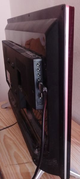 GRUNDIG 32" HD LED TV