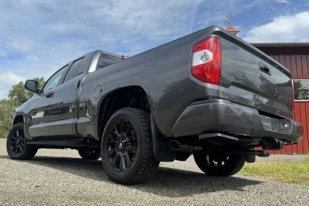 2021 Toyota Tundra Nightshad Cap Double 4×4