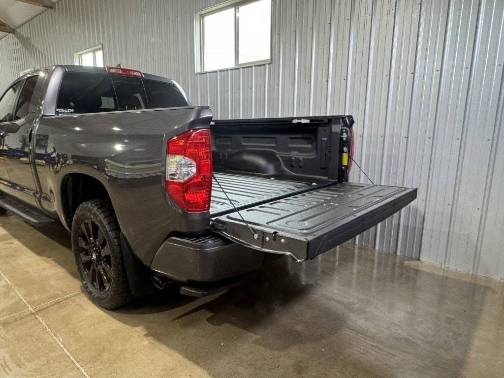 2021 Toyota Tundra Nightshad Cap Double 4×4