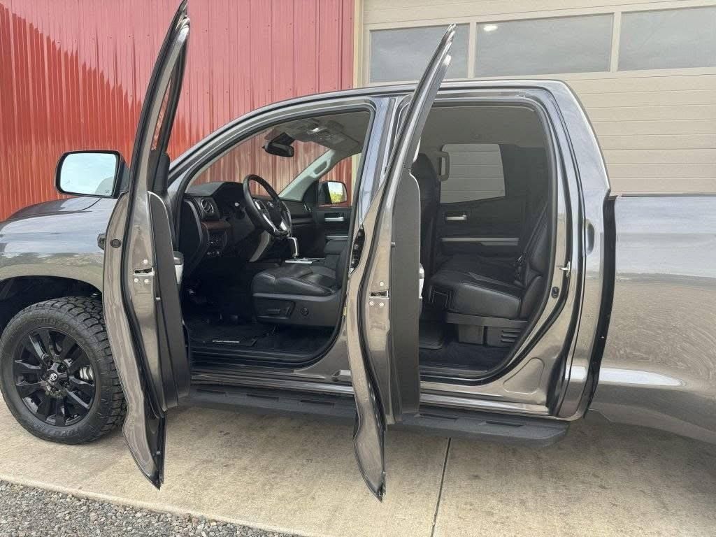 2021 Toyota Tundra Nightshad Cap Double 4×4