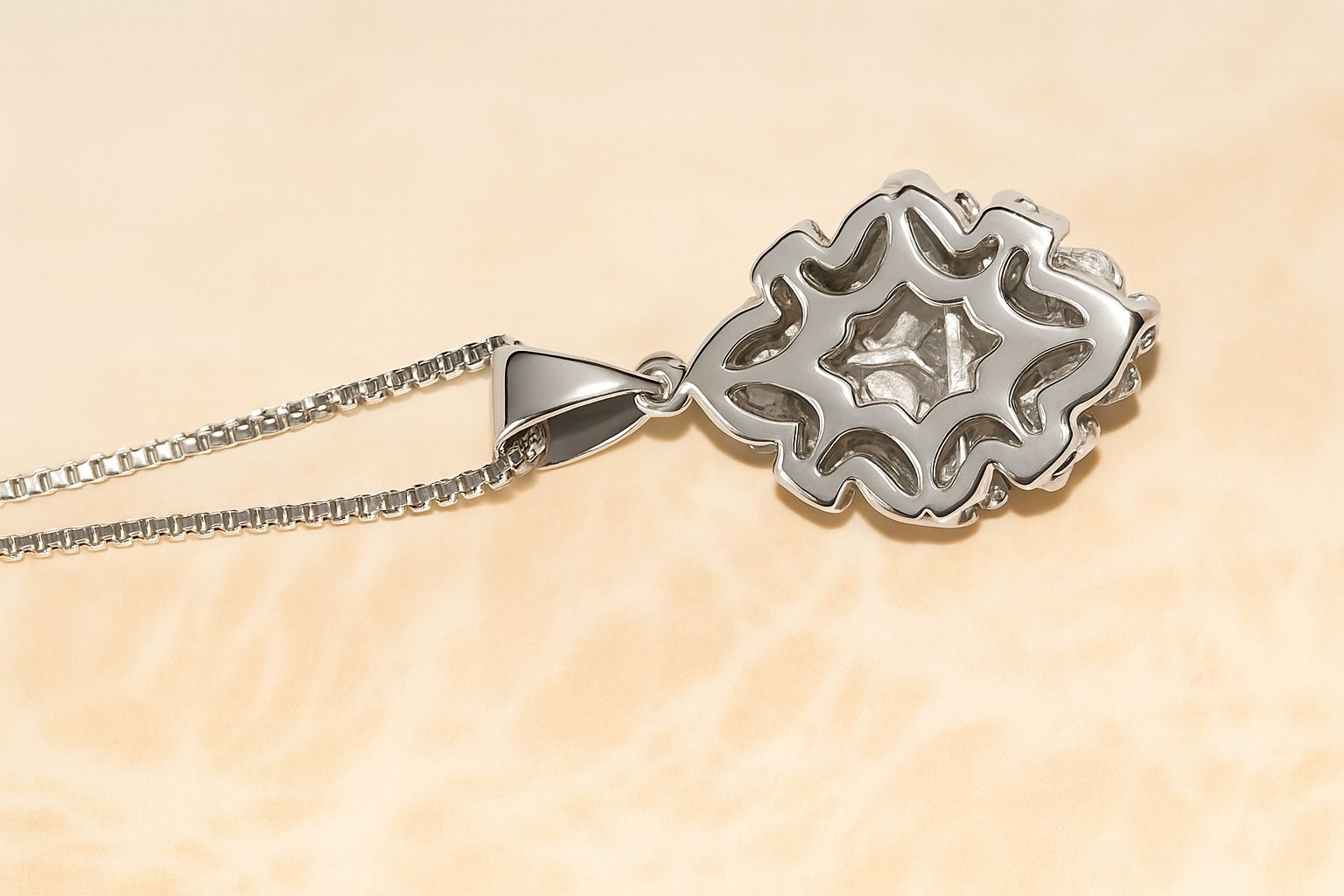 Saphir Anhänger  mit Kette 585Weißgold