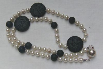 Perlen-Lavakette, sportlich, chic und elegant