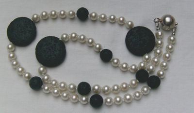 Perlen-Lavakette, sportlich, chic und elegant