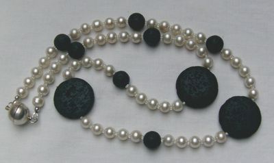 Perlen-Lavakette, sportlich, chic und elegant