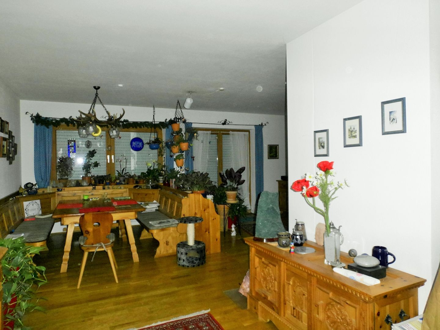 Zirben Bauernstube Natur mit Schnitzerei