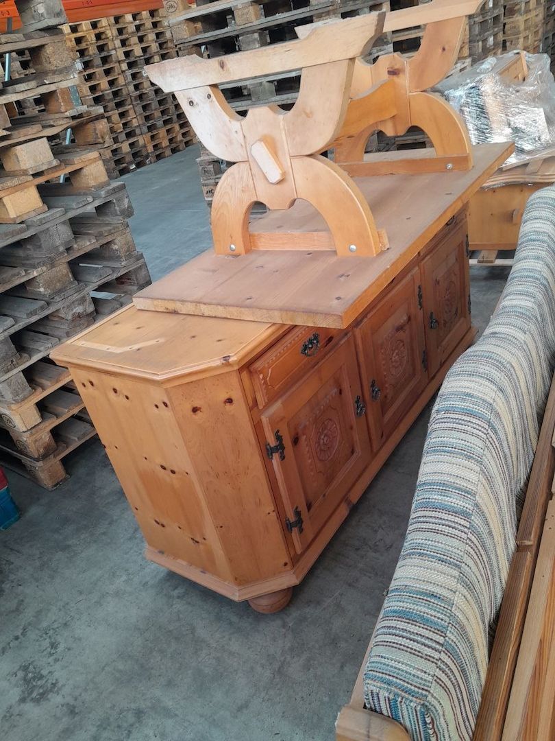 Zirben Bauernstube Natur mit Schnitzerei