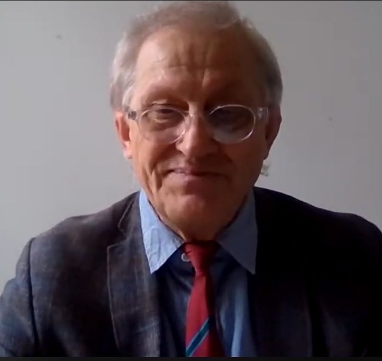 Welche Frau Weib hilft mir bei Übernachtung