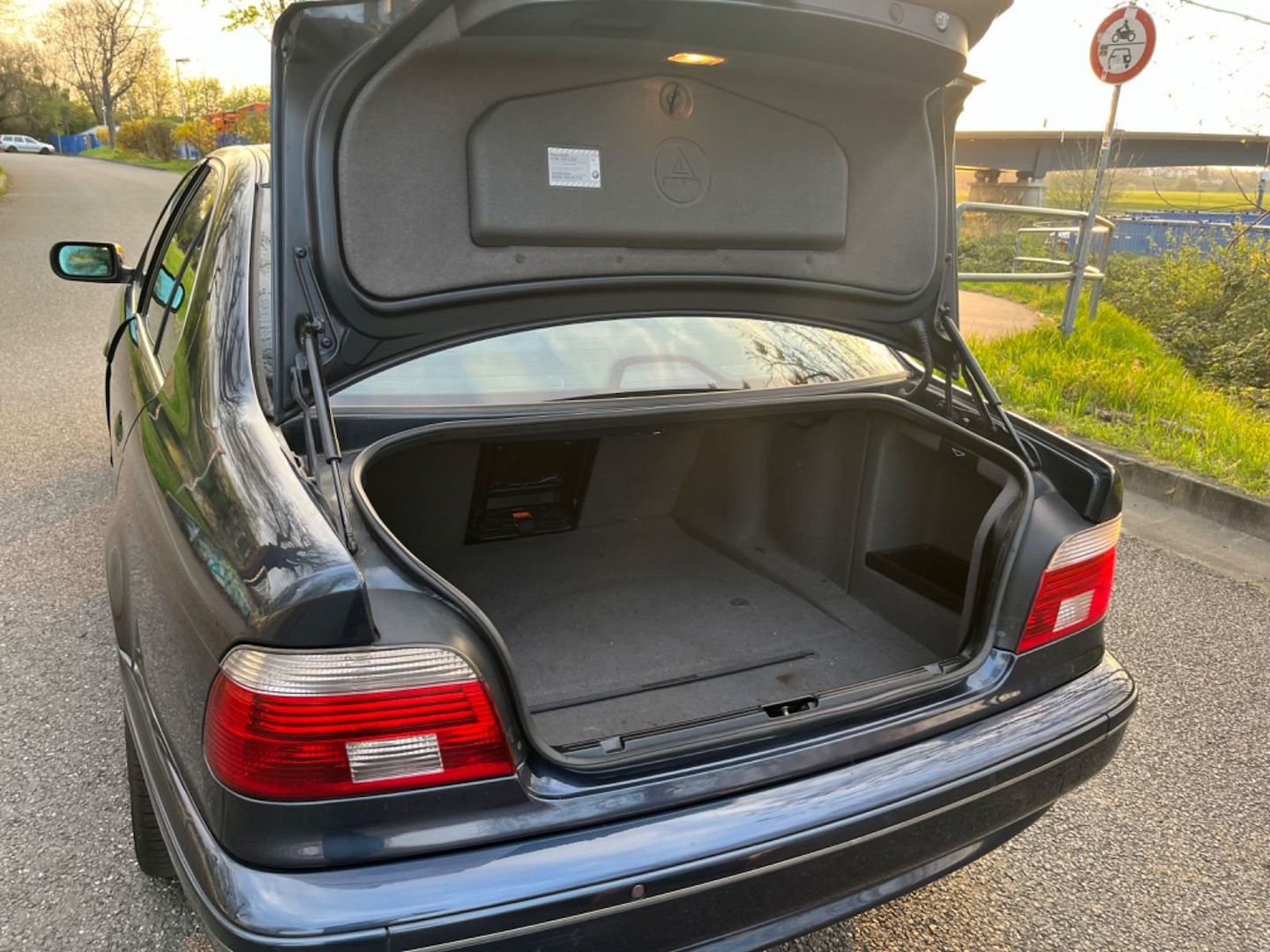 BMW E39 540i V8 Doppelglas Rollos