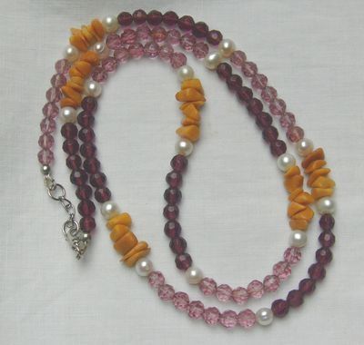 Halskette, Longkette, mit Kristallperlen, Jade und Perlen