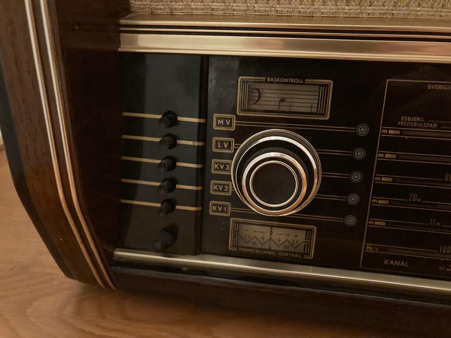 Philips BX998A / 19 - altes Radio in TOP