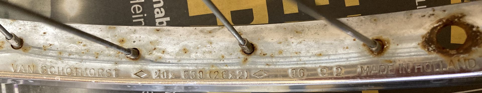 Vorderrad Laufrad mit Stahlfelge ⬨ 20×559 (26×2) ⬨ 06 9 2