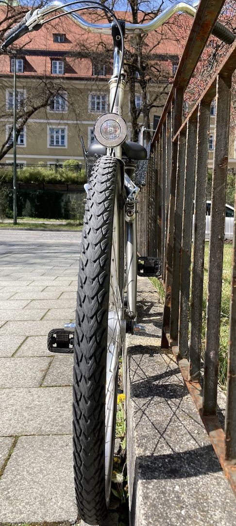 Stadtfahrrad Bavaria Line Lizzard für Damen, 26 Zoll, Nabenschaltung, Nabendynamo, Korb, Beleuchtung
