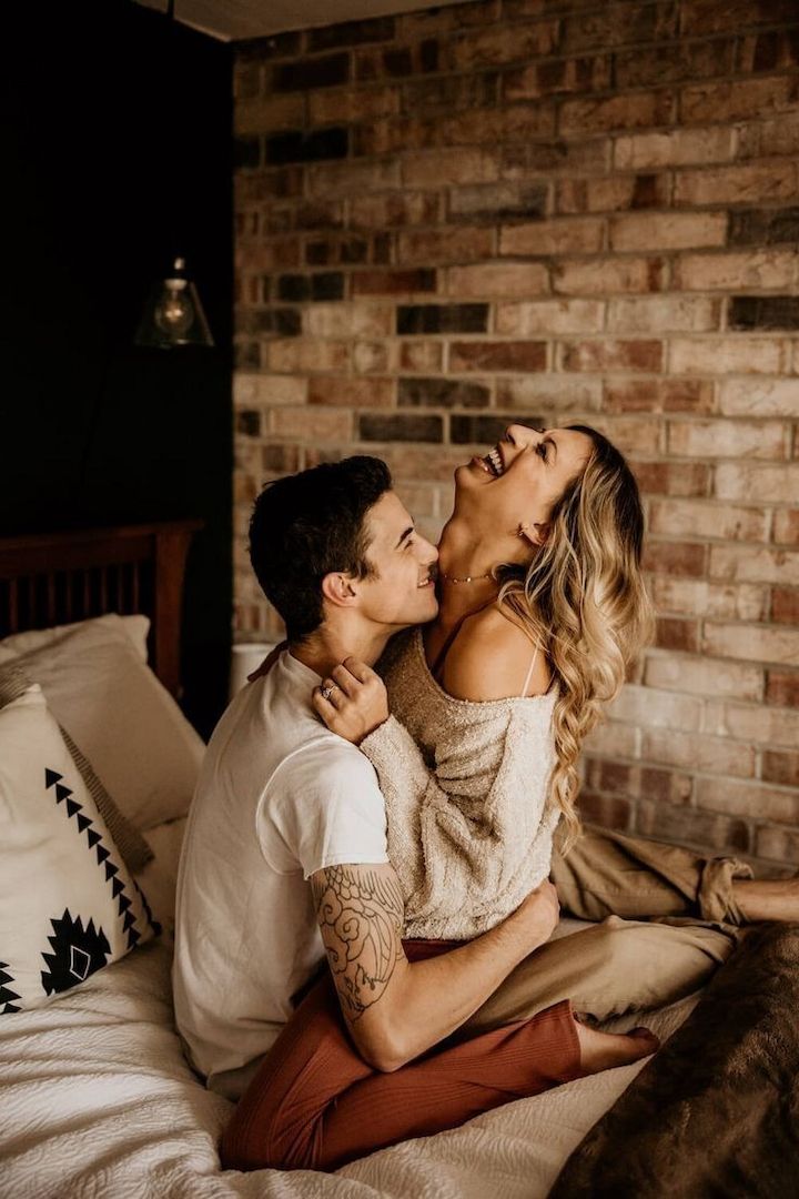 Suche ein junges Escort- Girl