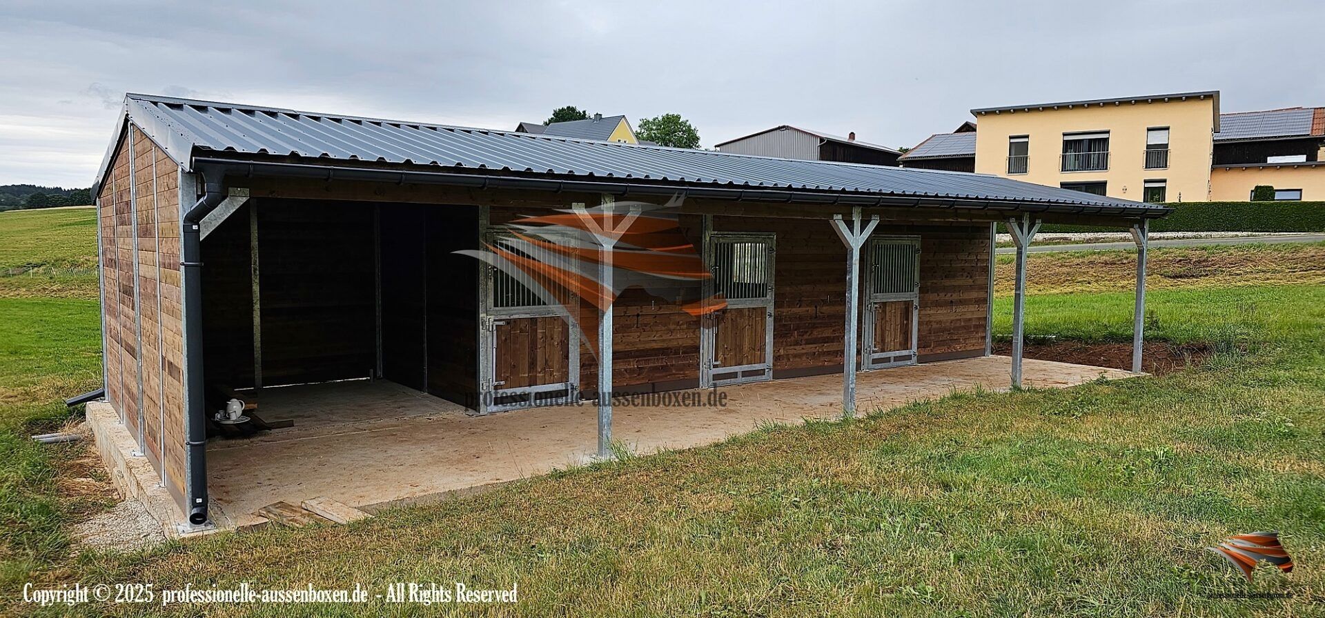 Pferdeboxen kaufen & Außenstall - Pferdeunterstand für ideale Pferdehöf