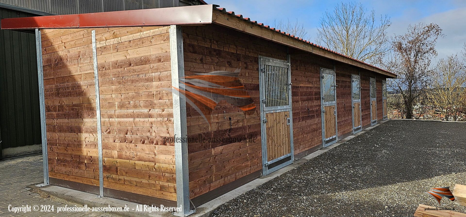 Pferdestall bauen & Außenboxen – Pferdeboxen direkt vom Hersteller | Stallungen für Pferde