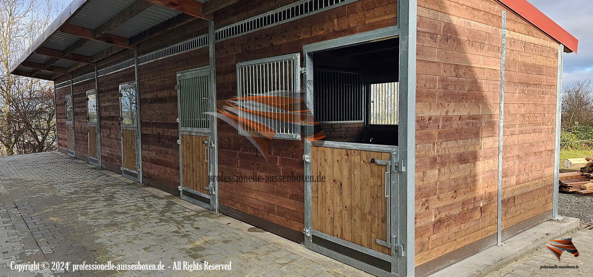 Pferdestall bauen & Außenboxen – Pferdeboxen direkt vom Hersteller | Stallungen für Pferde