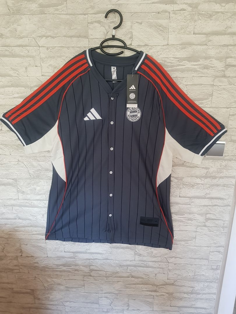 FC Bayern München Trikots XL